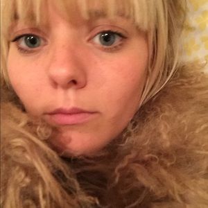 Meet your Posher, Lindy